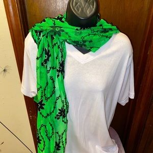 Green Flowery Scarf Embedded With Glitter